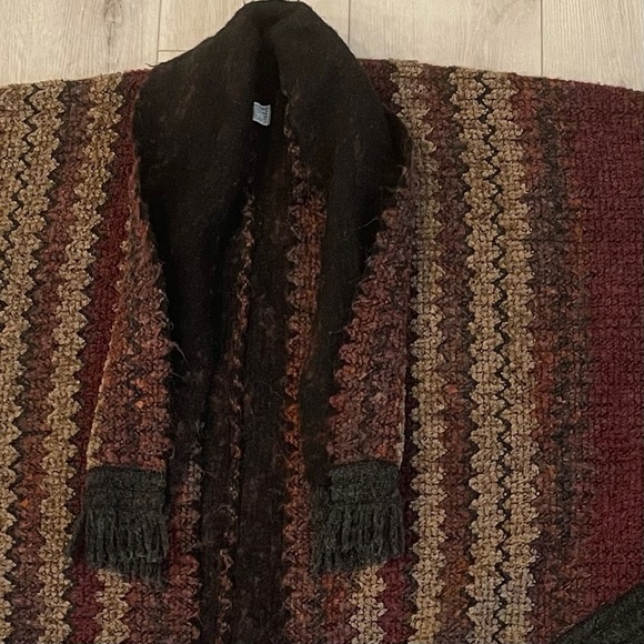 Oscar De La Renta Sweater Cape with Attached Scarf - Picture 2 of 8